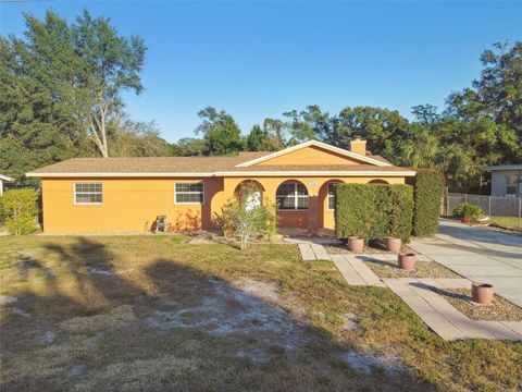 A home in LONGWOOD