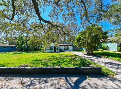 A home in TAMPA