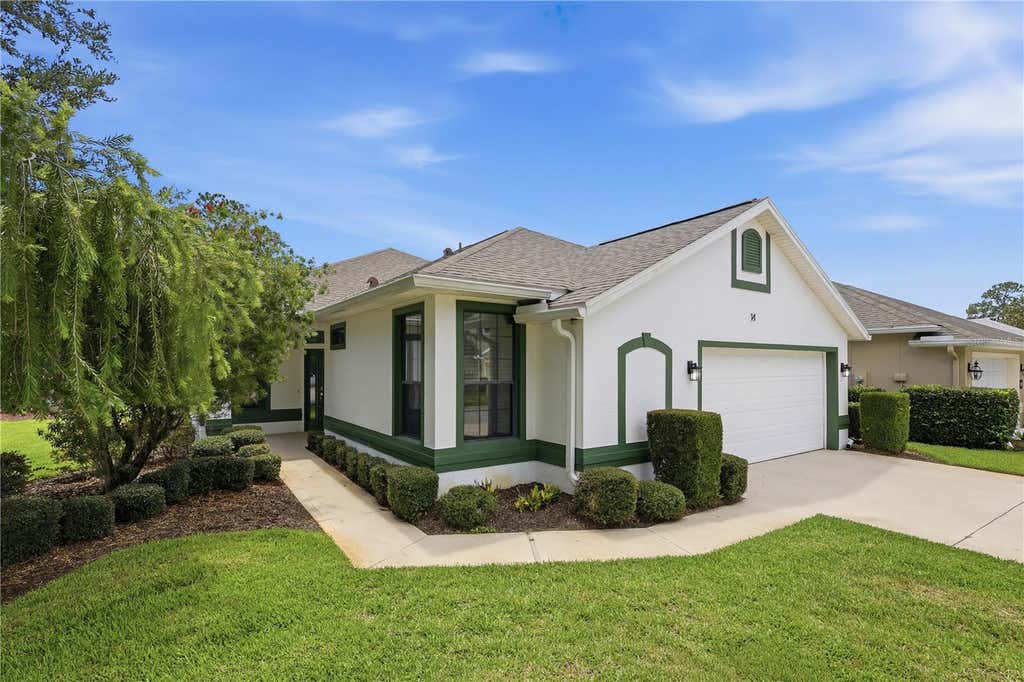 Photo of 14 Crosslink Court, Palm Coast, FL 32137 (MLS # FC319702)