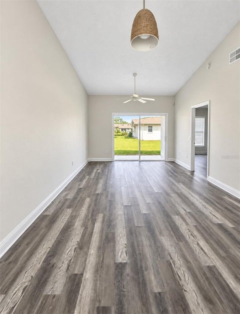 1215 Barefoot Bay Drive, Orlando, FL 32824
