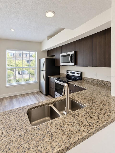 1215 Barefoot Bay Drive, Orlando, FL 32824
