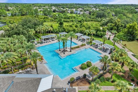 A home in DELAND