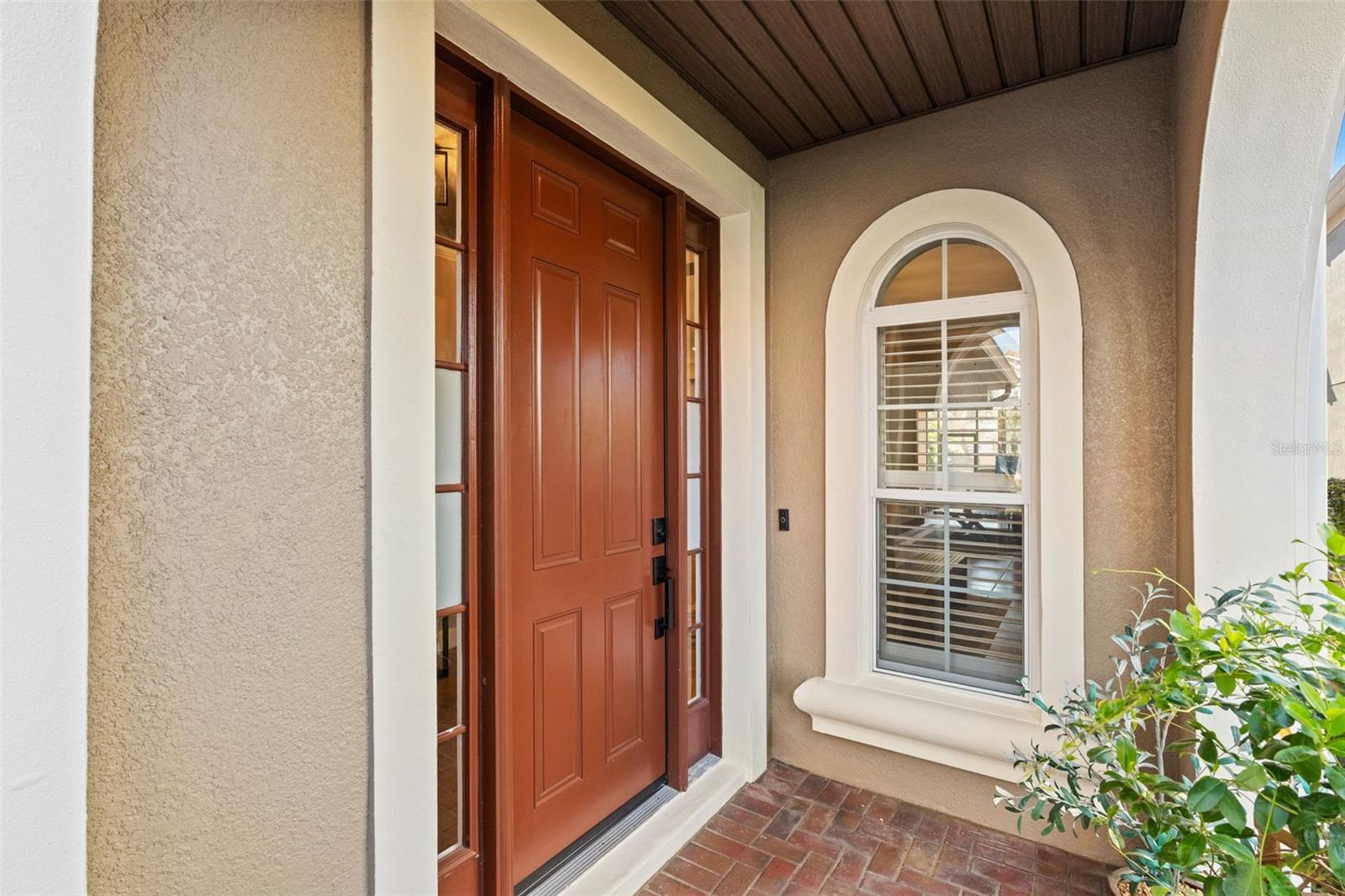 8864 DELLA SCALA CIRCLE