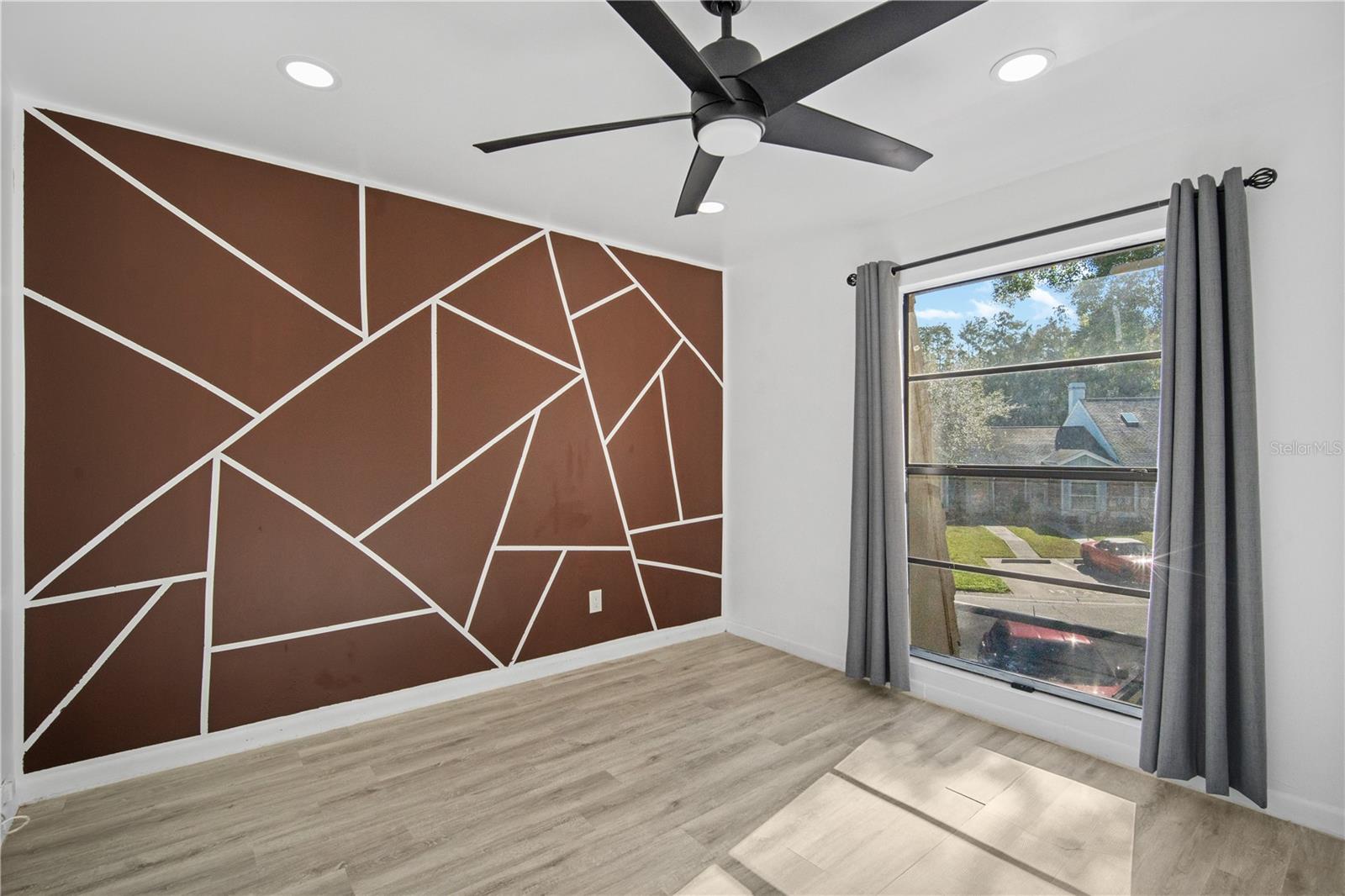 TOWNHOMES OF COUNTRY RUN - Residential Lease