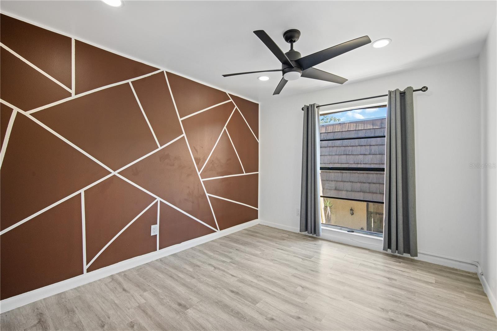 TOWNHOMES OF COUNTRY RUN - Residential Lease