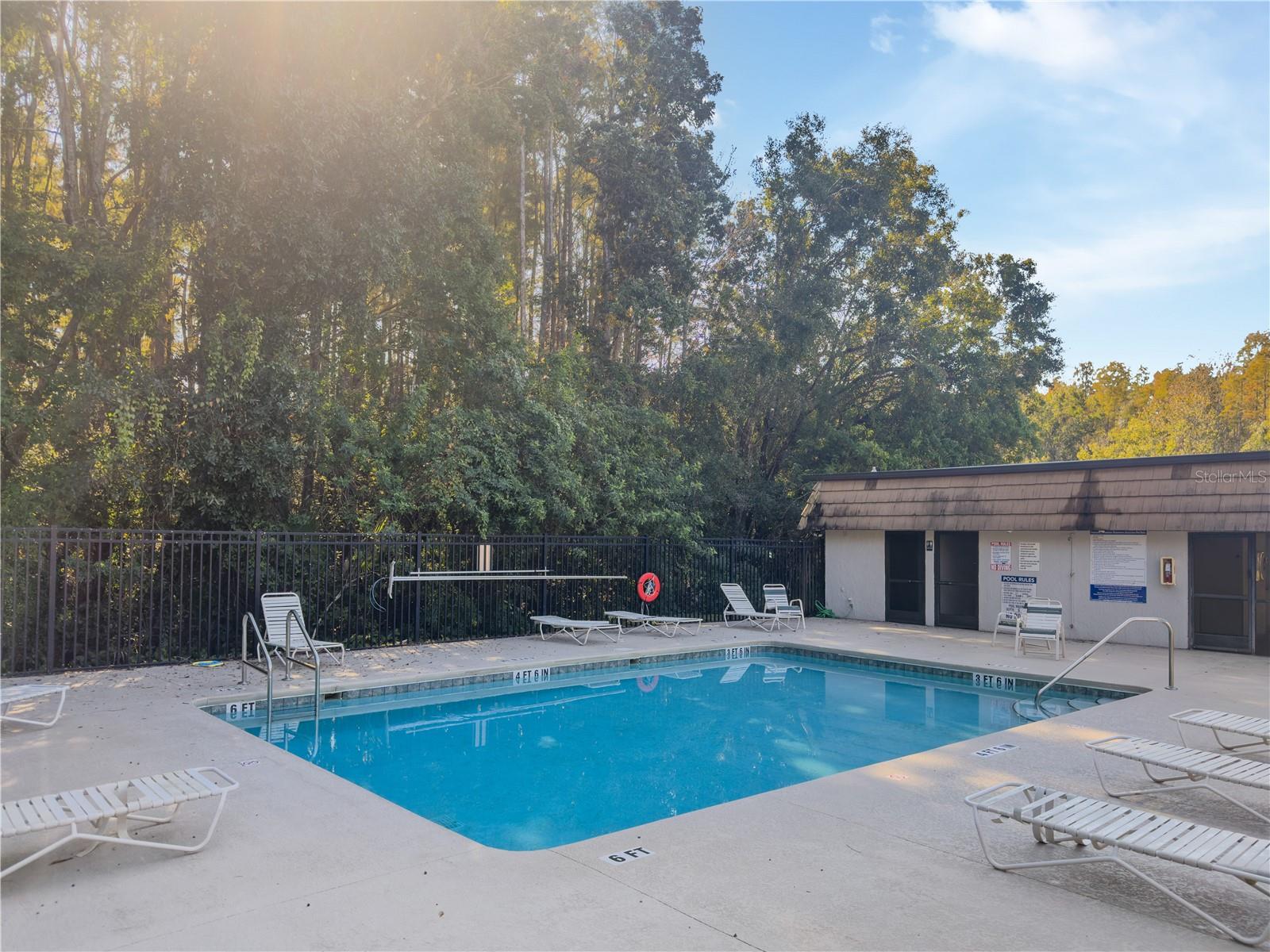 TOWNHOMES OF COUNTRY RUN - Residential Lease