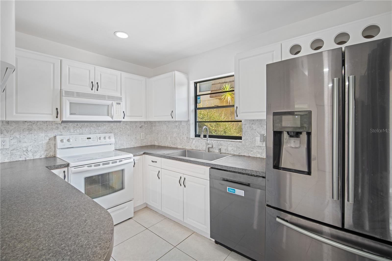 TOWNHOMES OF COUNTRY RUN - Residential Lease