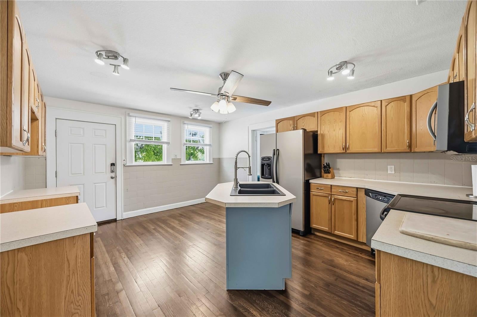 815 SOLONA LOOP - Photo 4