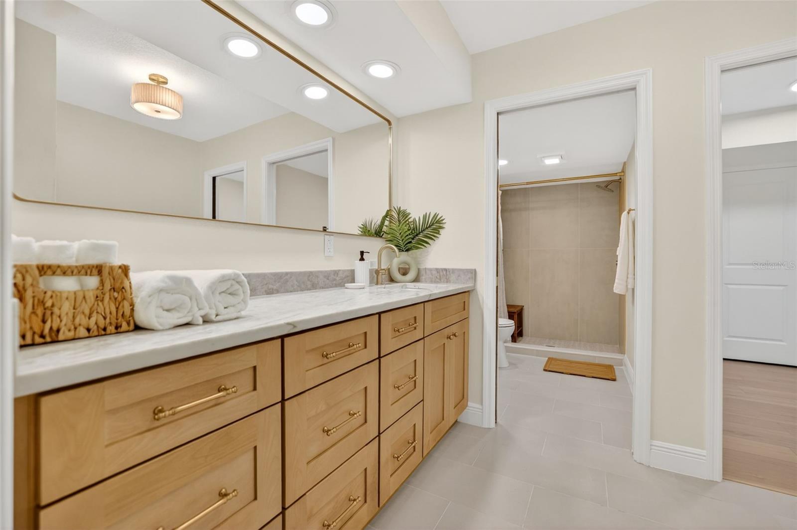 CARROLLWOOD VILLAGE SEC 1 - Residential