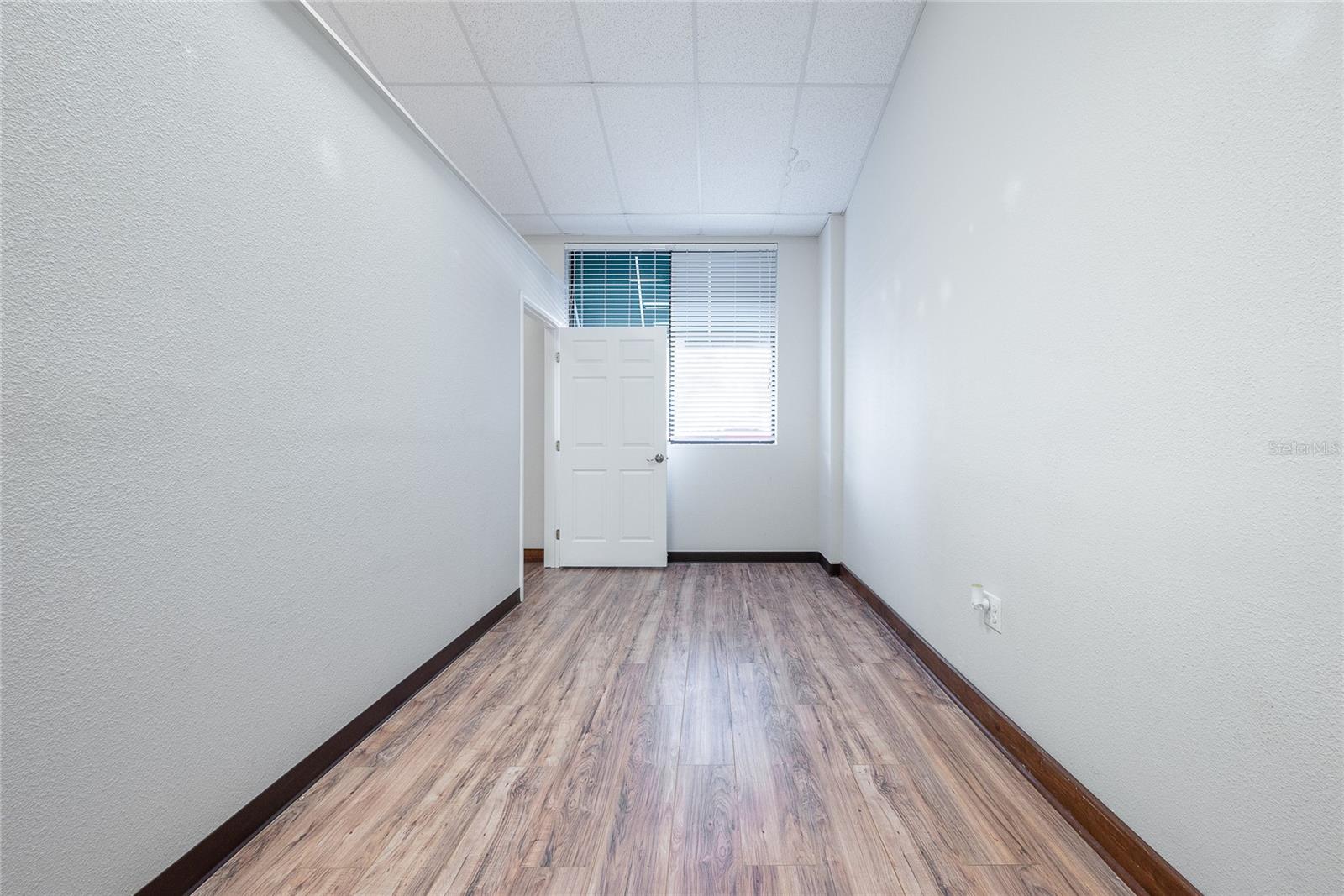 EAST SAINT CLOUD COMMERCE CENTER - Commercial Lease