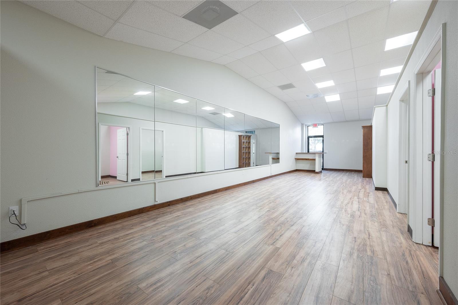 EAST SAINT CLOUD COMMERCE CENTER - Commercial Lease