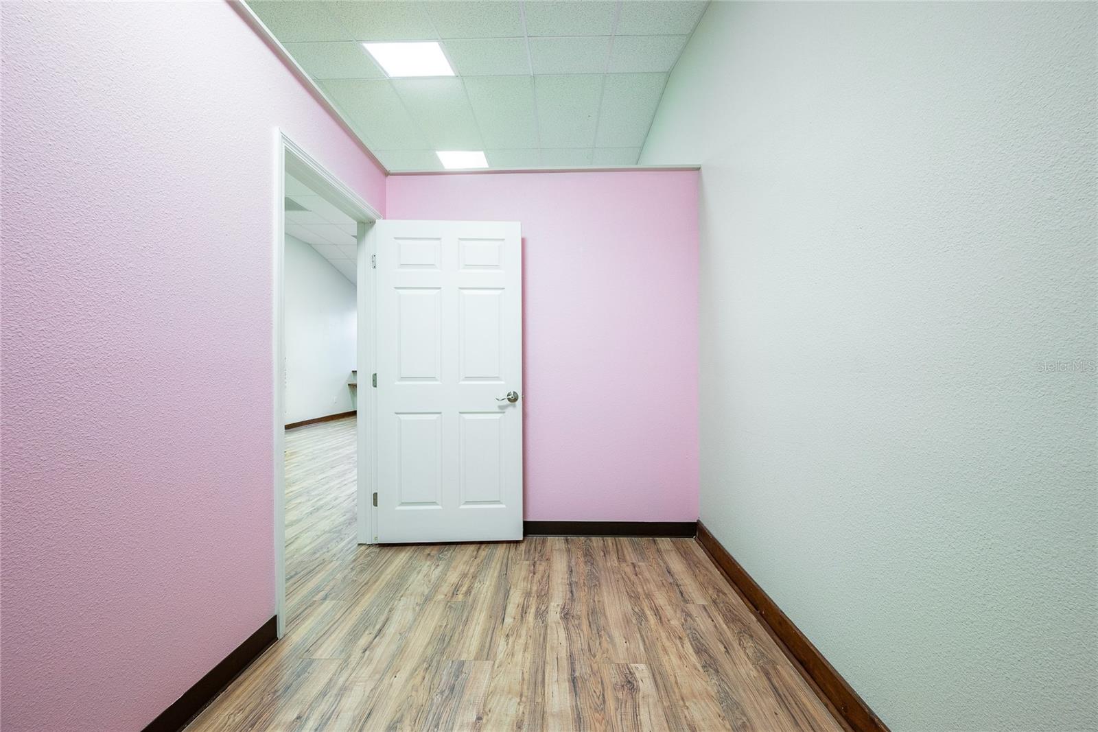 EAST SAINT CLOUD COMMERCE CENTER - Commercial Lease