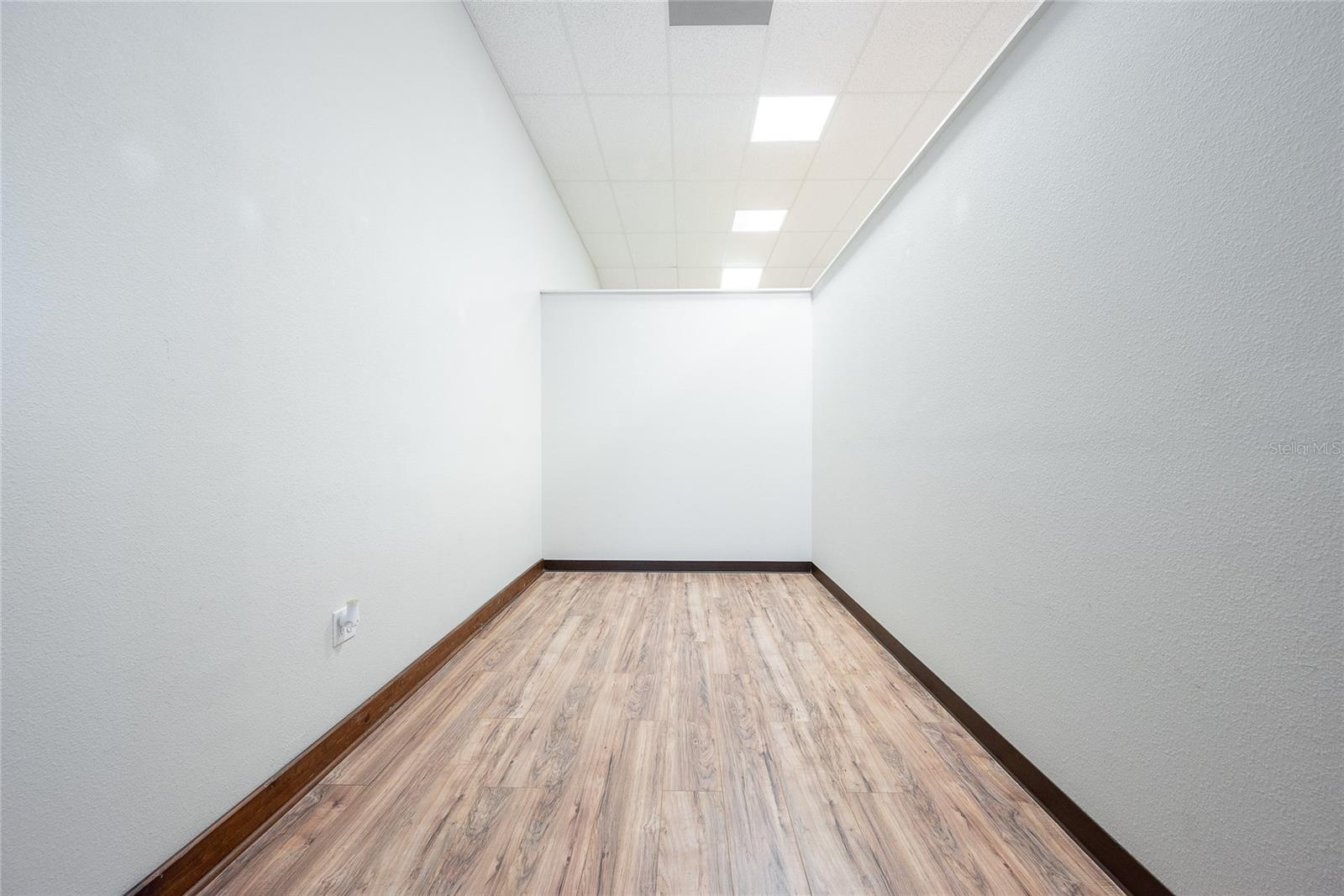 EAST SAINT CLOUD COMMERCE CENTER - Commercial Lease