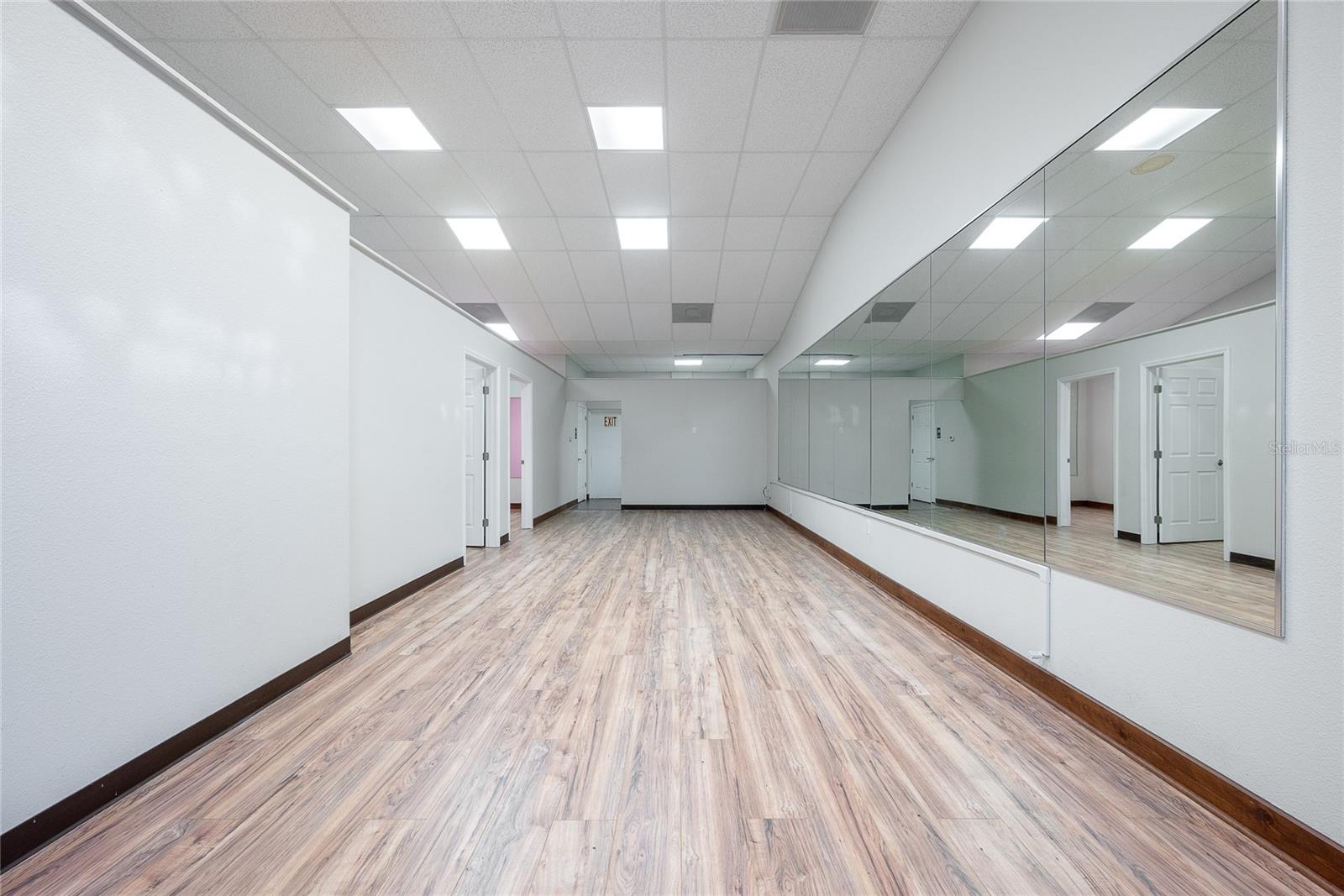 EAST SAINT CLOUD COMMERCE CENTER - Commercial Lease