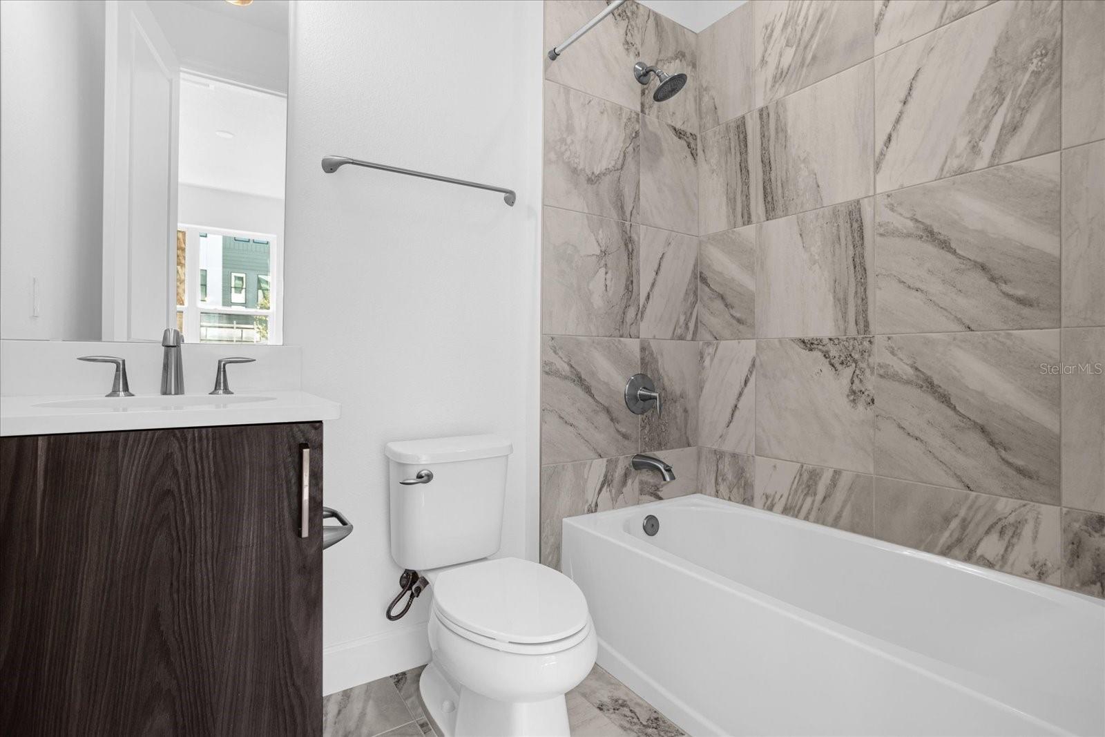 BRIX/THE PACKING DISTRICT - Residential Lease