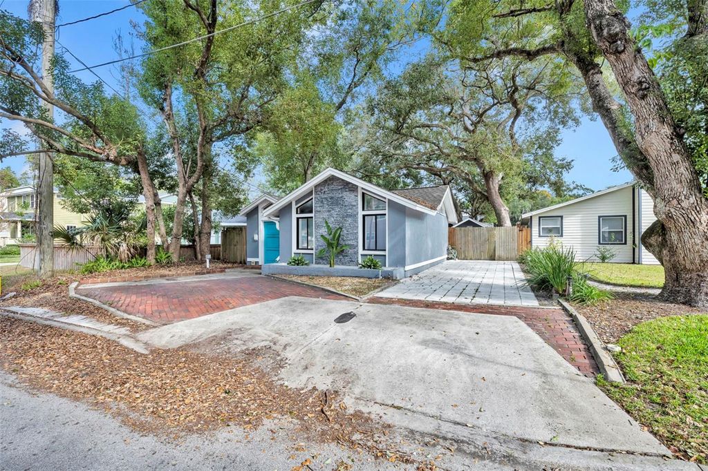 Photo of 817 Altaloma Avenue, Orlando, FL 32803 (MLS # O6374066)
