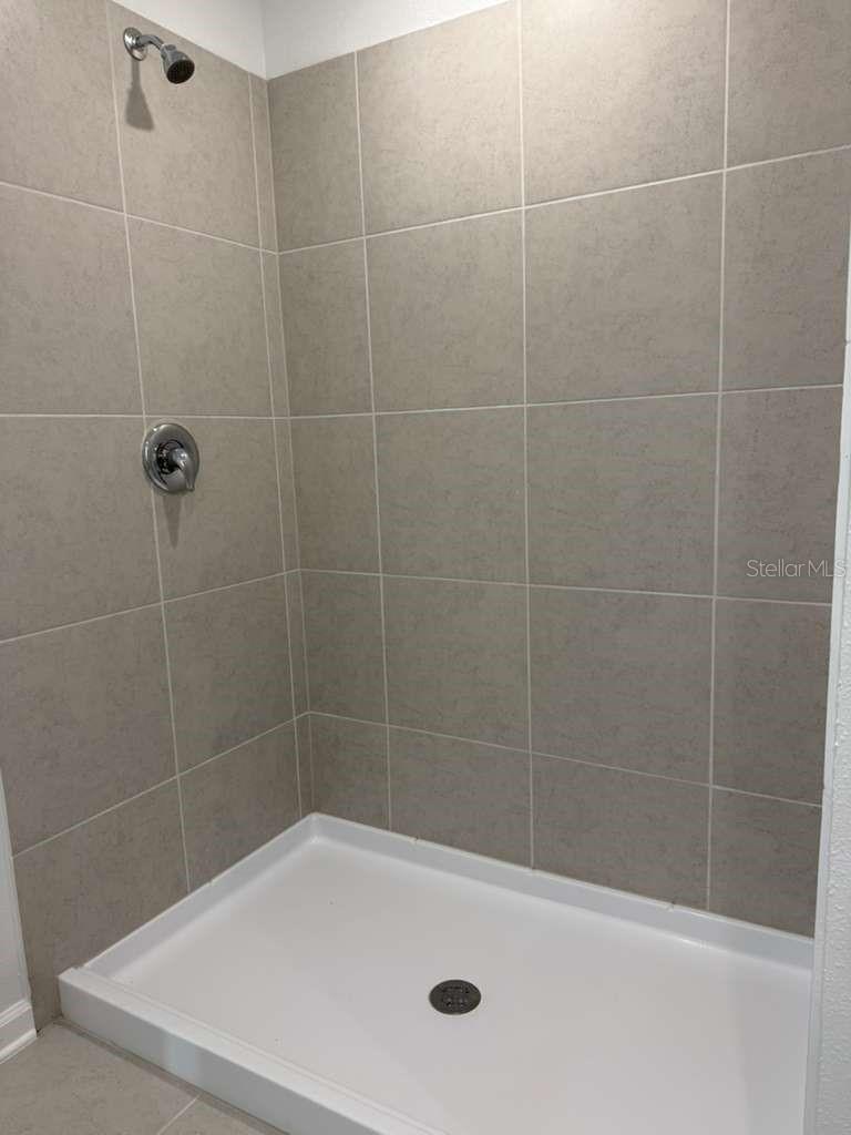LAKE HAMILTON 40'S - Residential Lease