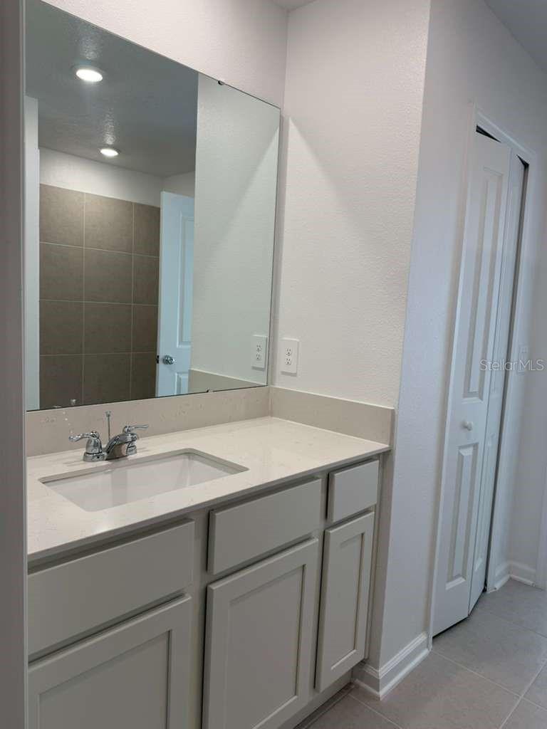 LAKE HAMILTON 40'S - Residential Lease