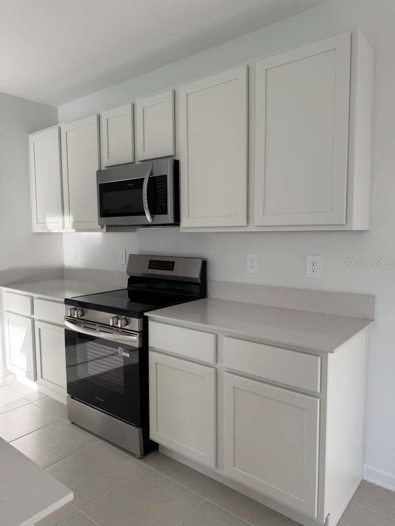 LAKE HAMILTON 40'S - Residential Lease