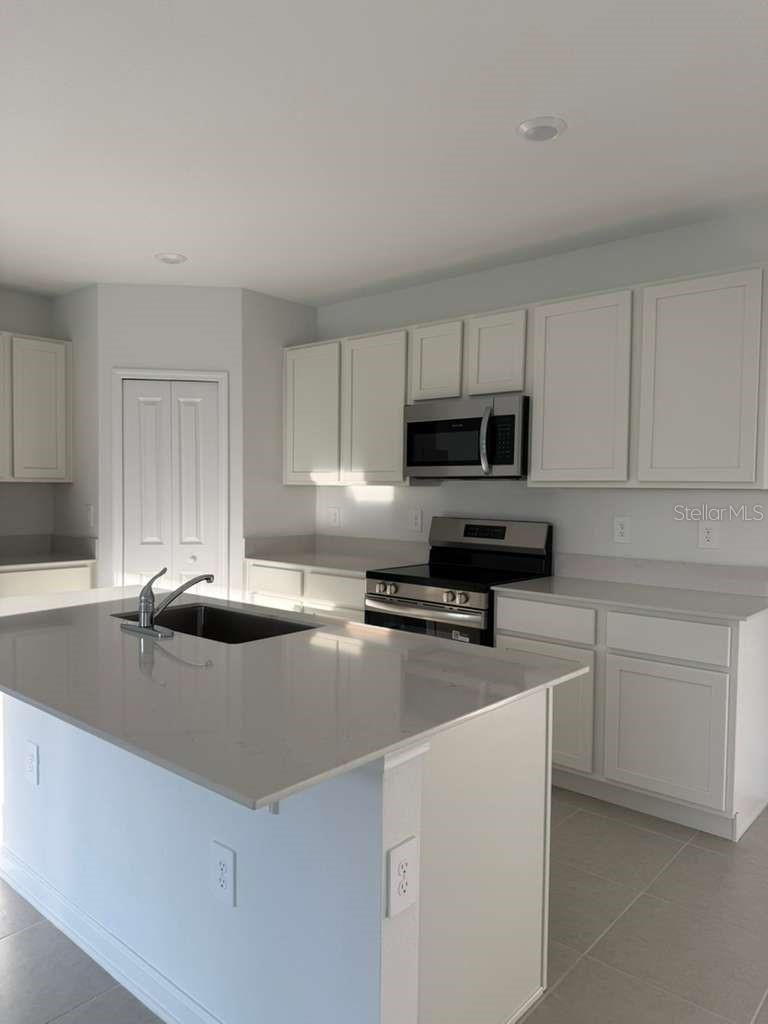 LAKE HAMILTON 40'S - Residential Lease
