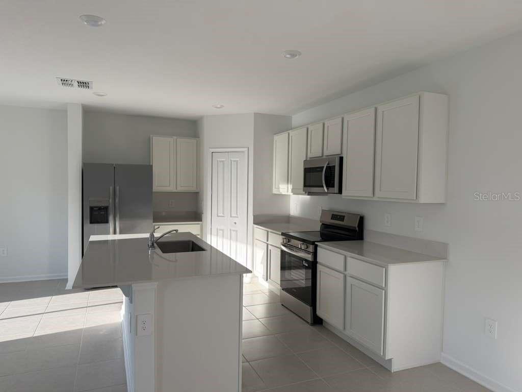LAKE HAMILTON 40'S - Residential Lease
