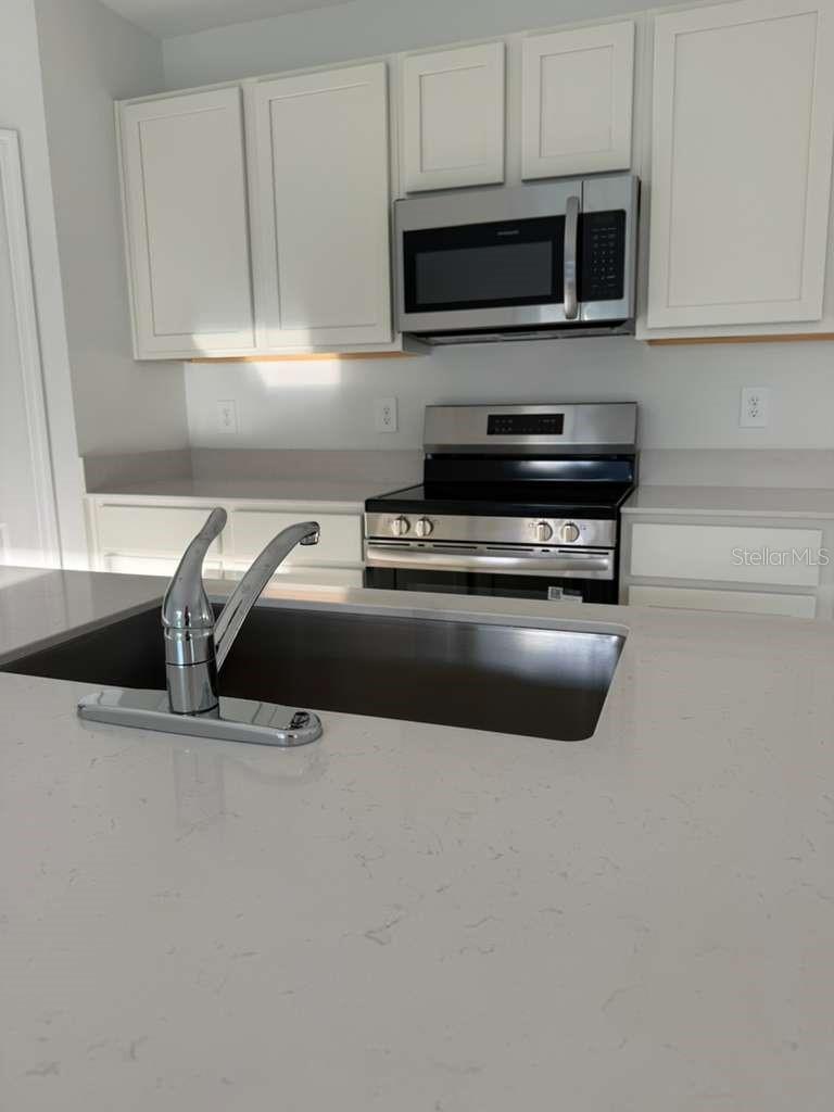 LAKE HAMILTON 40'S - Residential Lease