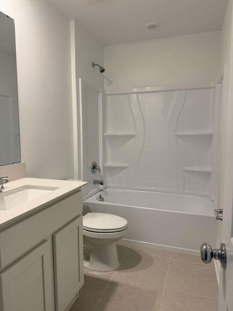 LAKE HAMILTON 40'S - Residential Lease