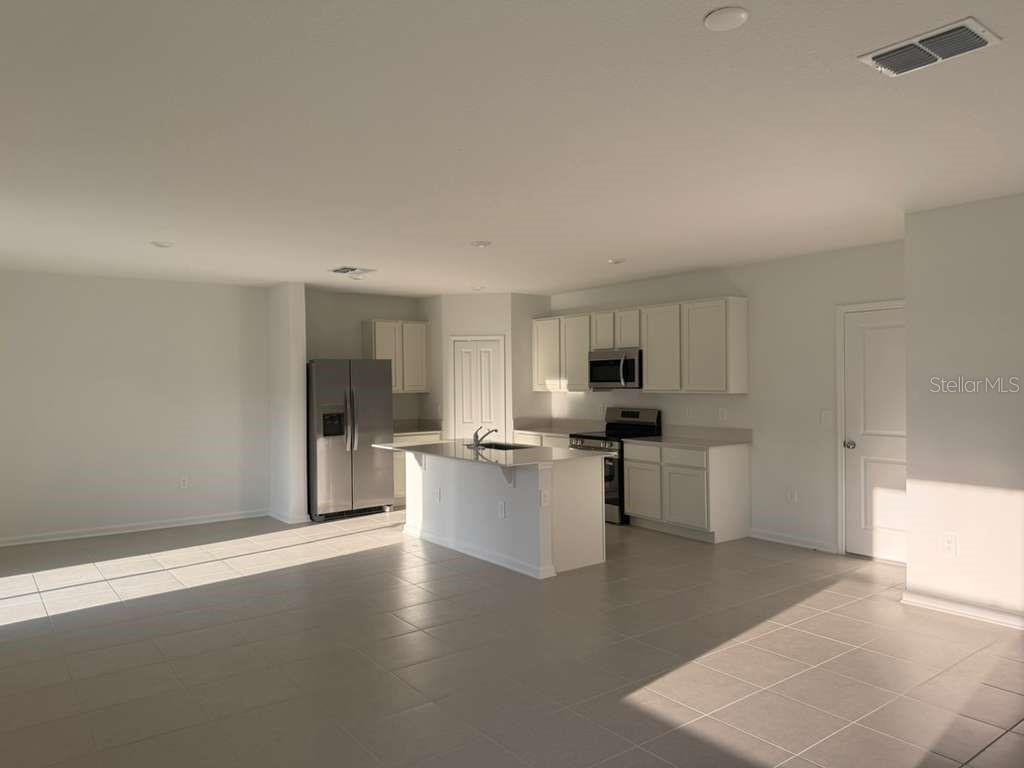 LAKE HAMILTON 40'S - Residential Lease