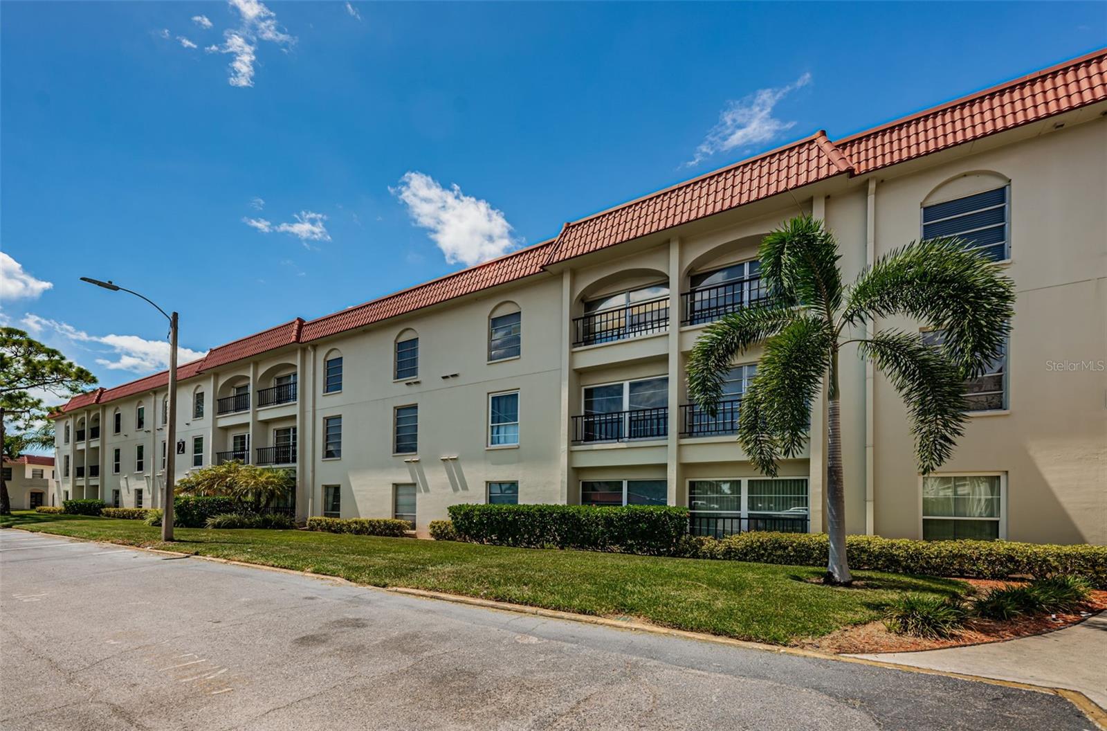 2700 BAYSHORE BOULEVARD 2110