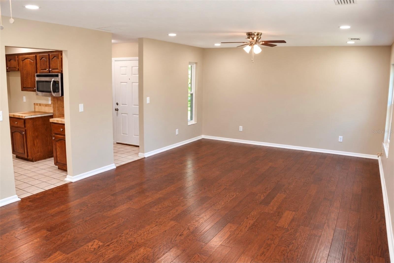 25 EMERALD COURT