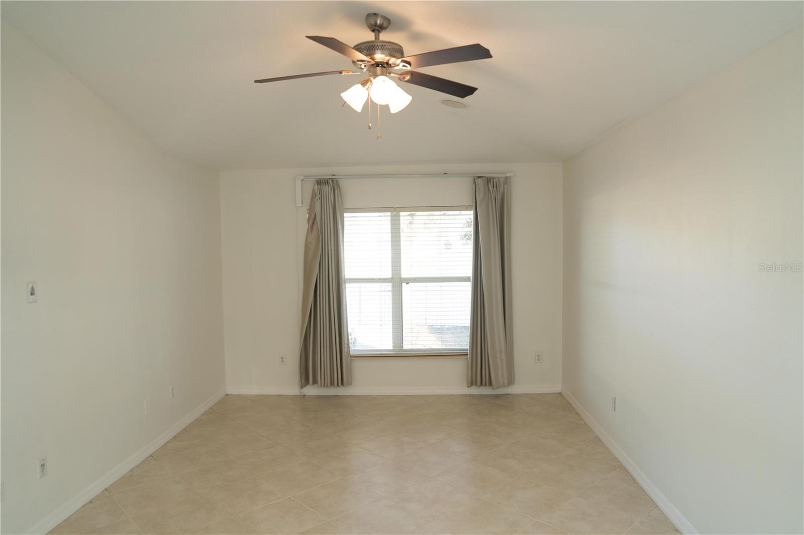 WATERS EDGE PH 08 - Residential