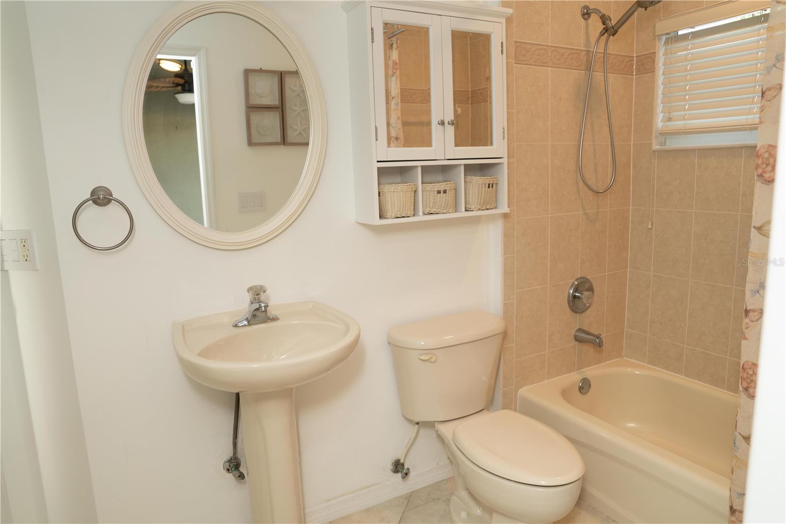 WATERS EDGE PH 08 - Residential