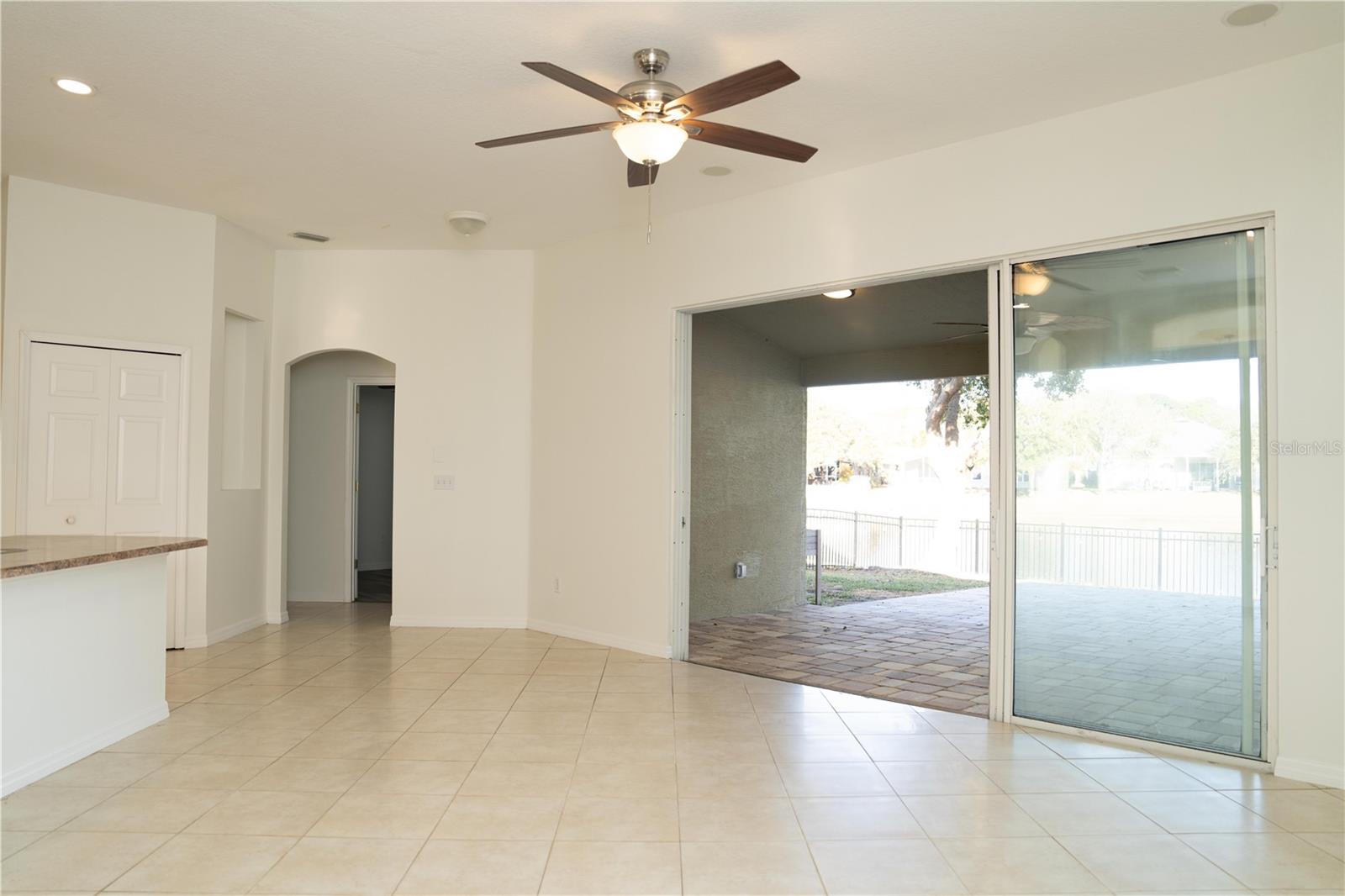 WATERS EDGE PH 08 - Residential