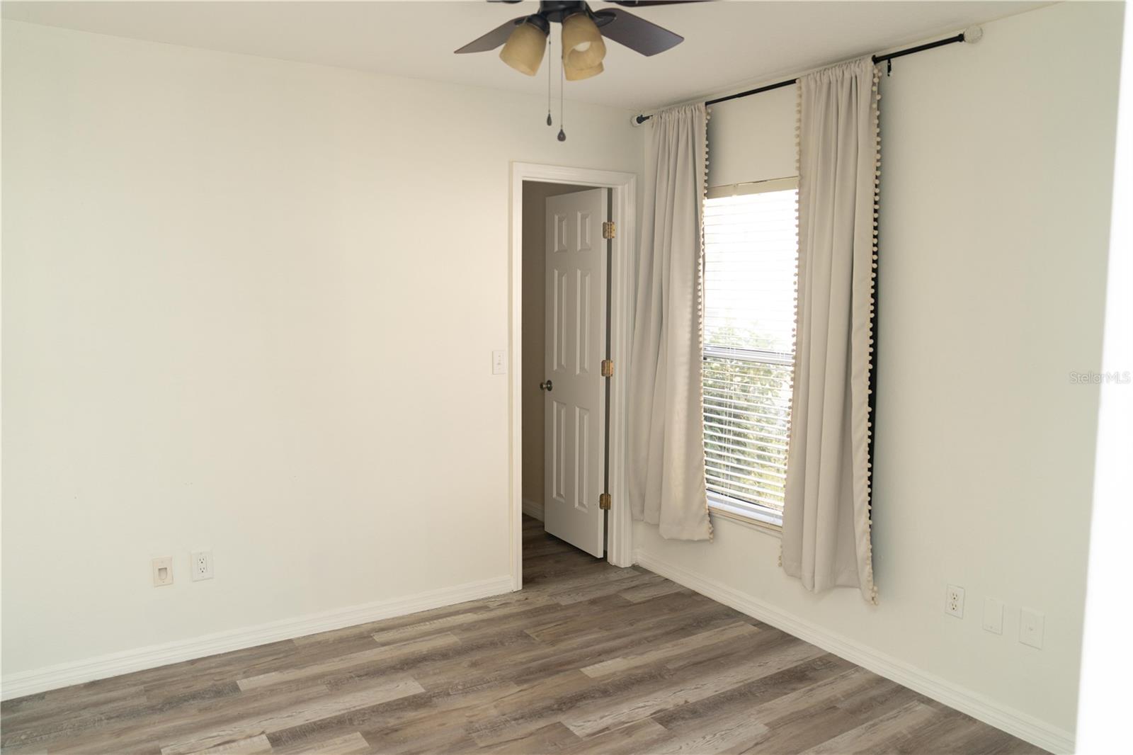 WATERS EDGE PH 08 - Residential