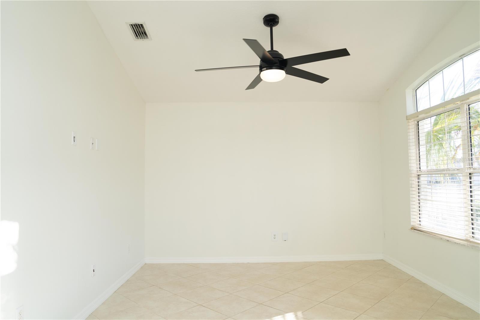 WATERS EDGE PH 08 - Residential