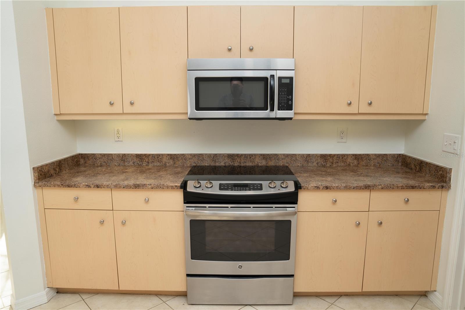 WATERS EDGE PH 08 - Residential