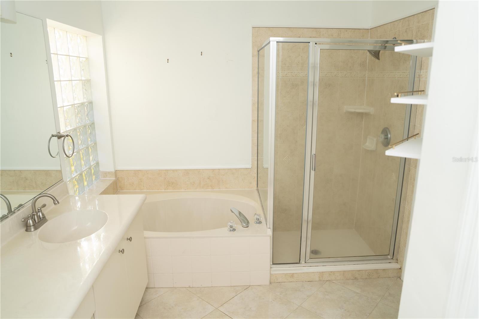 WATERS EDGE PH 08 - Residential