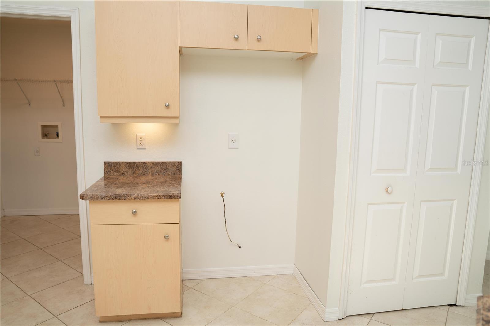 WATERS EDGE PH 08 - Residential