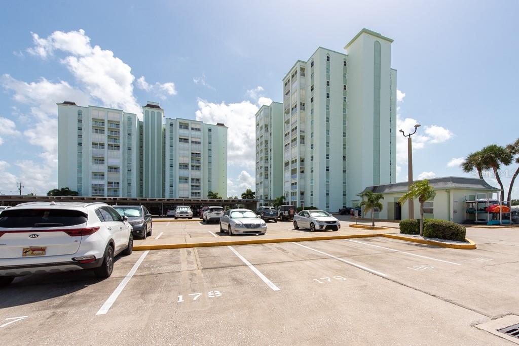 THREE PALMS POINTE CONDO - Residential