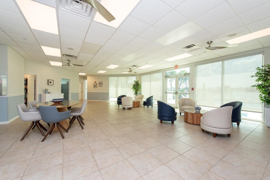 THREE PALMS POINTE CONDO - Residential