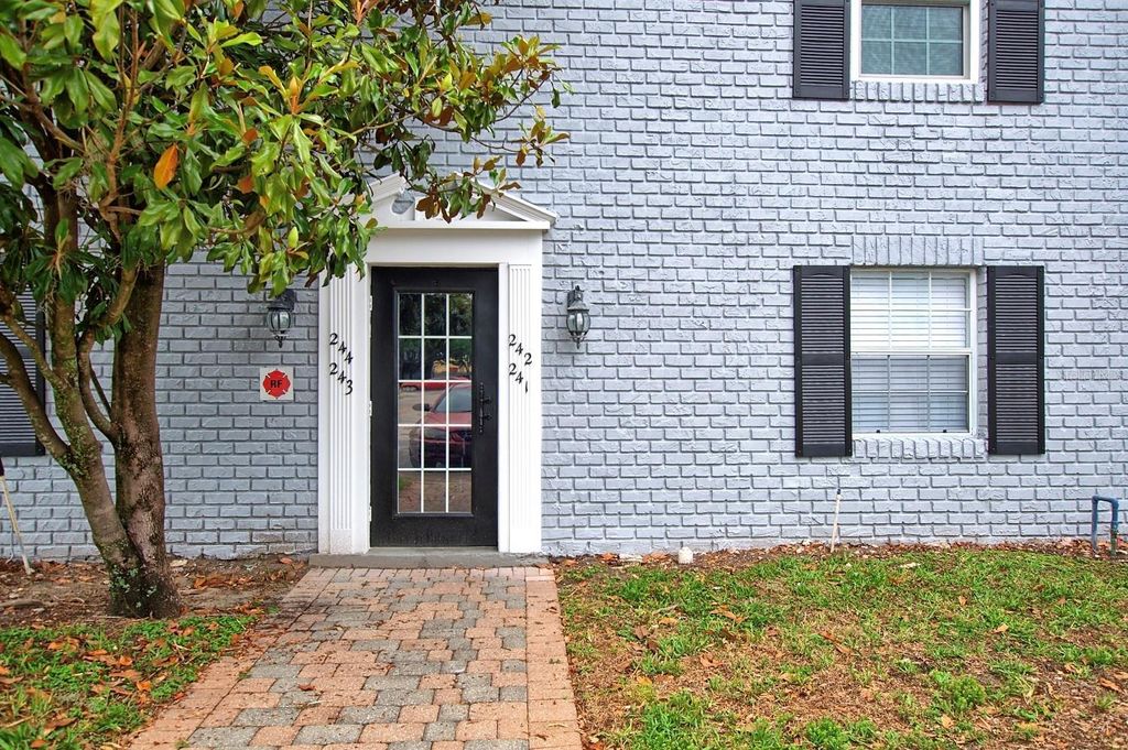 Photo of 241 Lewfield Circle #241, Winter Park, FL 32792 (MLS # O6382251)