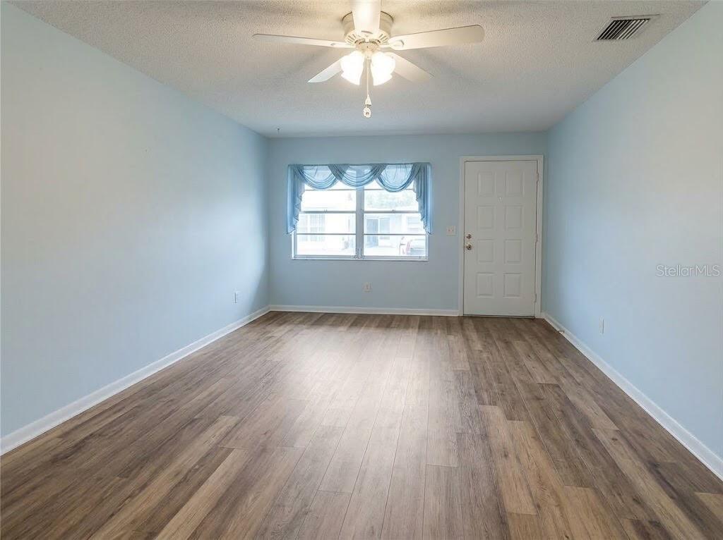 26 W RAYMOND STREET