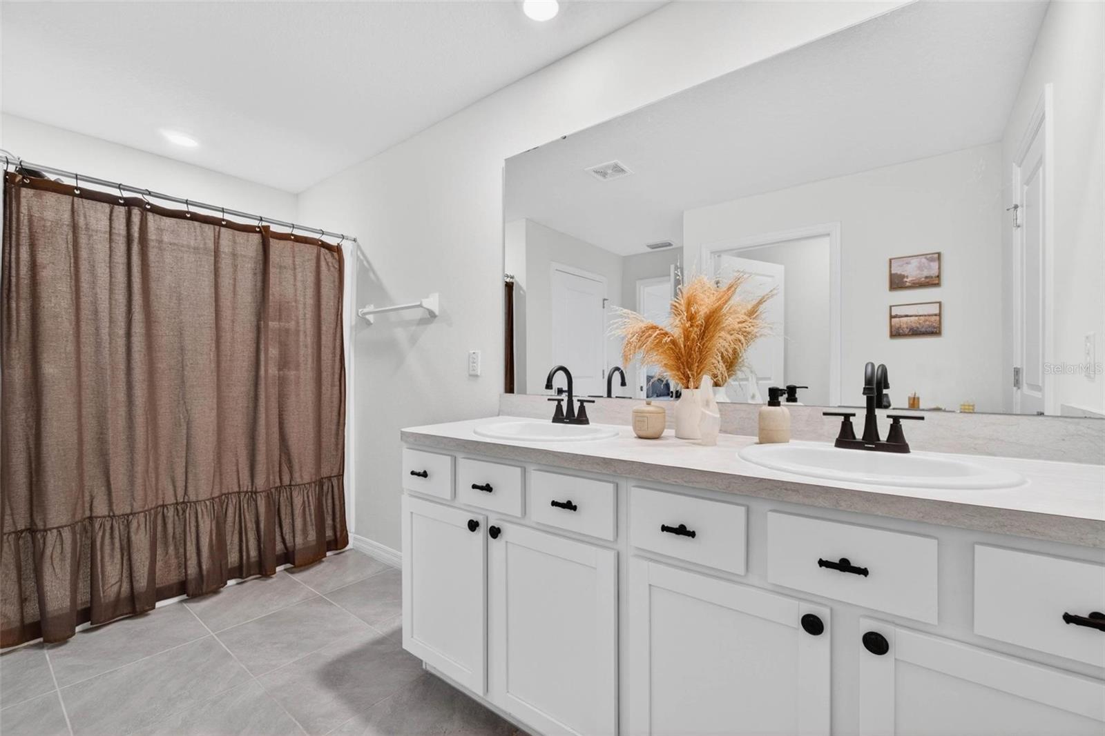 RIDGEWOOD - Residential