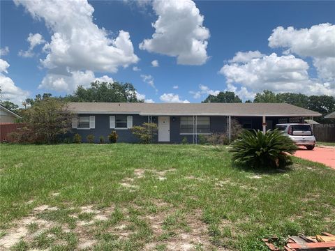 Photo of 119 Allen Avenue, Winter Haven, FL 33880 (MLS # TB8399712)