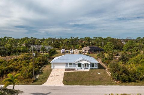 A home in PORT CHARLOTTE