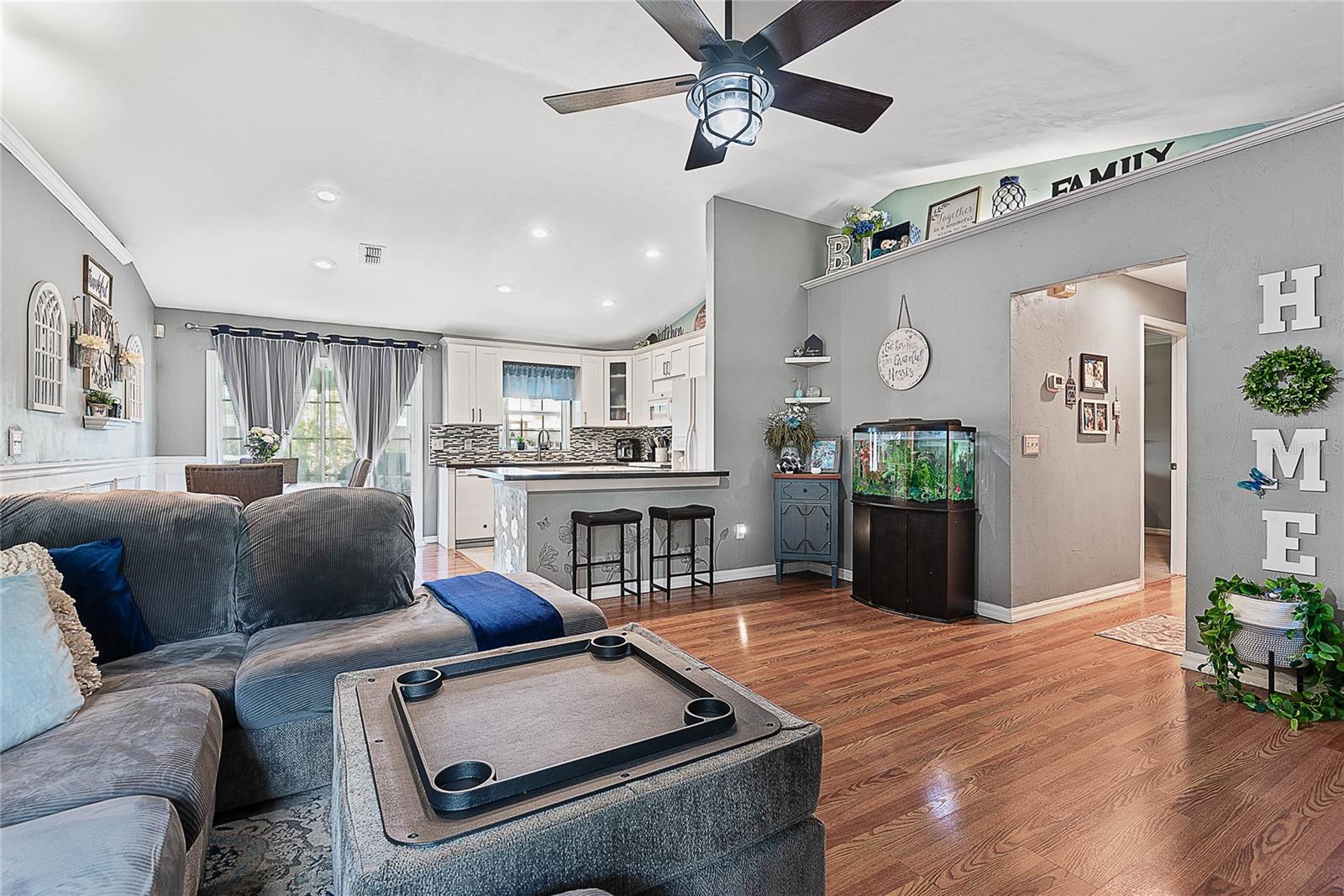 7 LLOVERA PLACE