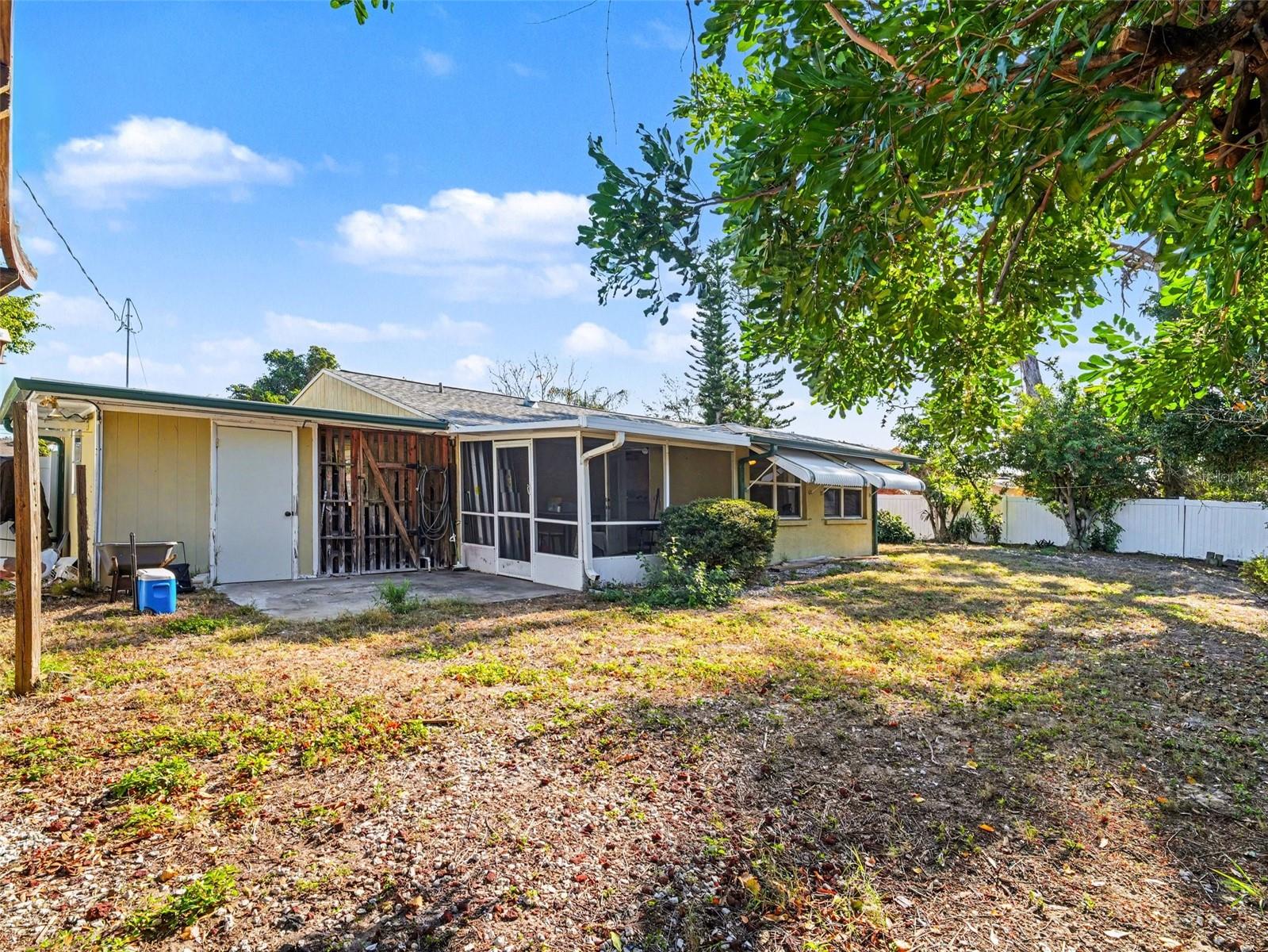 SOUTH VENICE - Residential