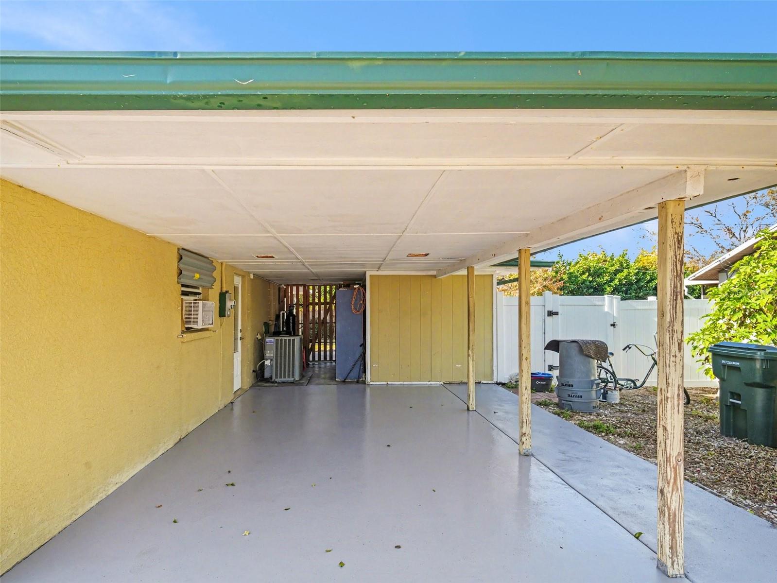 SOUTH VENICE - Residential