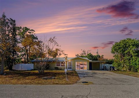 Photo of 3468 Roslyn Road, Venice, FL 34293 (MLS # A4683319)