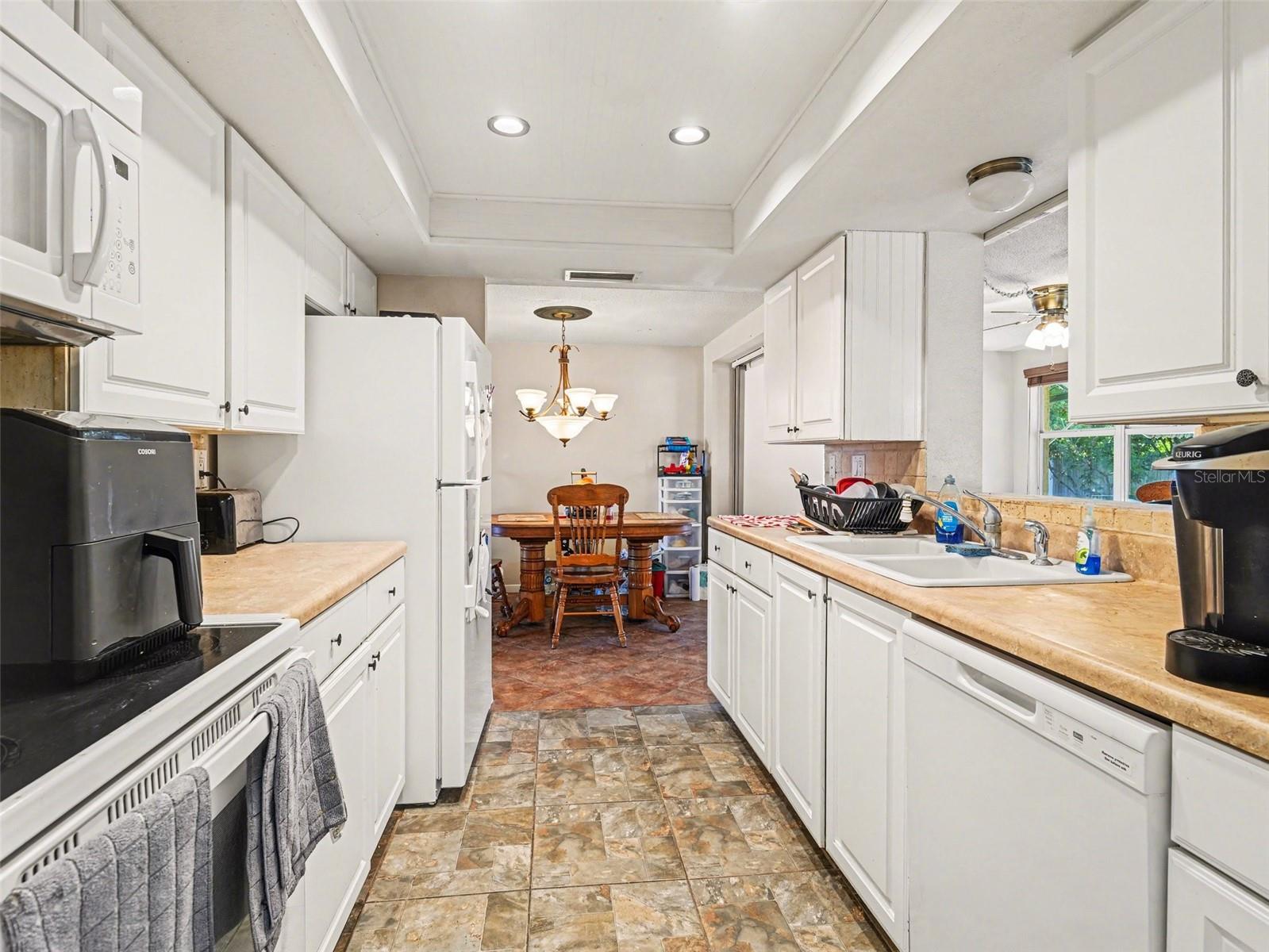 SOUTH VENICE - Residential